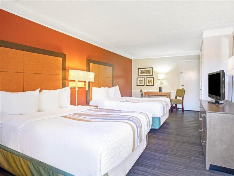 La Quinta Inn By Wyndham Victoria Exterior foto